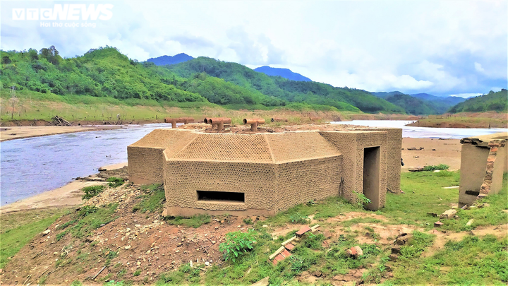 Hạn hán khốc liệt, lô cốt quân sự lộ thiên sau 8 năm chìm dưới lòng hồ thủy điện - 5