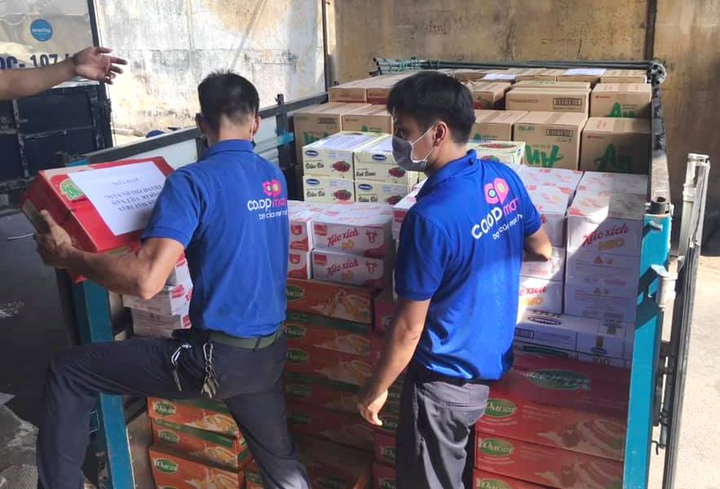 Co.opmart Đà Nẵng vừa lo bán hàng, vừa lo “tiếp tế” các bệnh viện lớn - 4