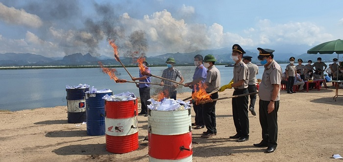 Tiêu hủy 100 bánh heroin tang vật vụ án vận chuyển ma túy xuyên quốc gia - 2