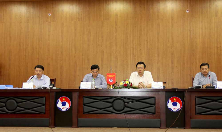 Chung tay giúp bóng đá Việt Nam phát triển, sao cứ đòi hủy V-League 2020? - 3