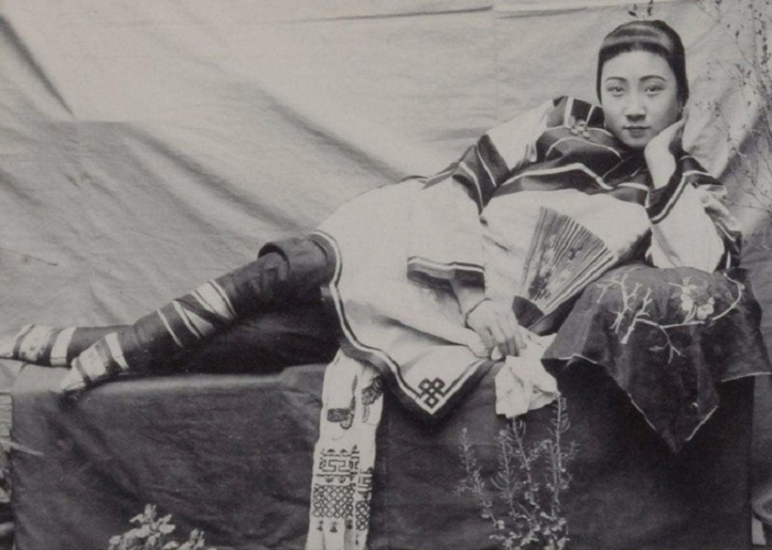 Loạt ảnh tiết lộ cuộc sống của kỹ nữ lầu xanh Trung Quốc đời Thanh - 1