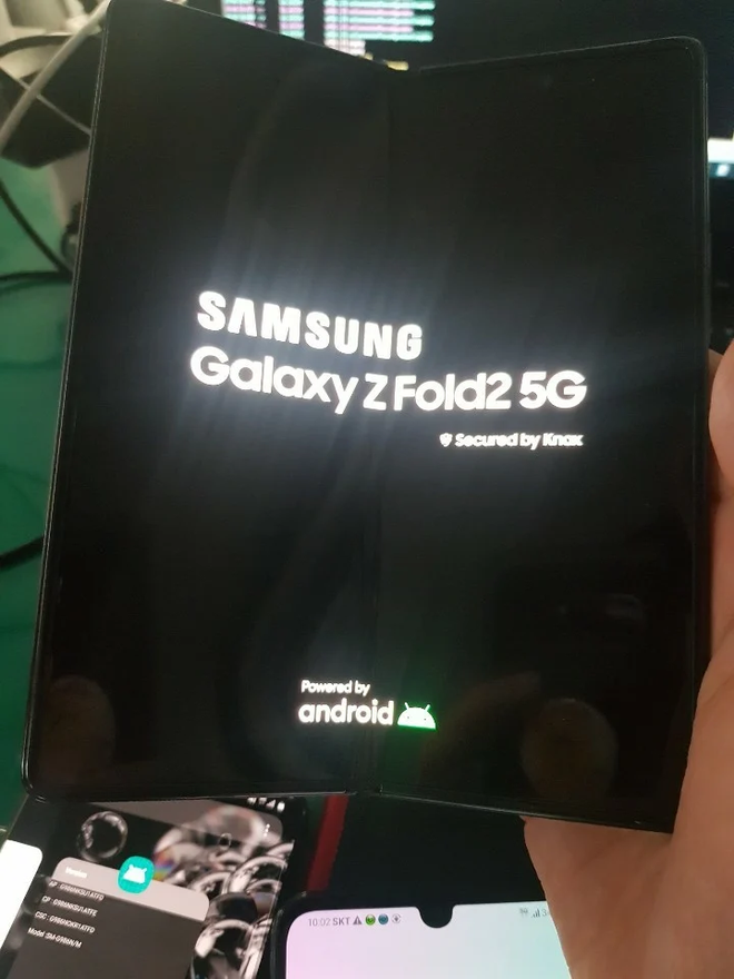 Tin buồn về Galaxy Z Fold2 - 2