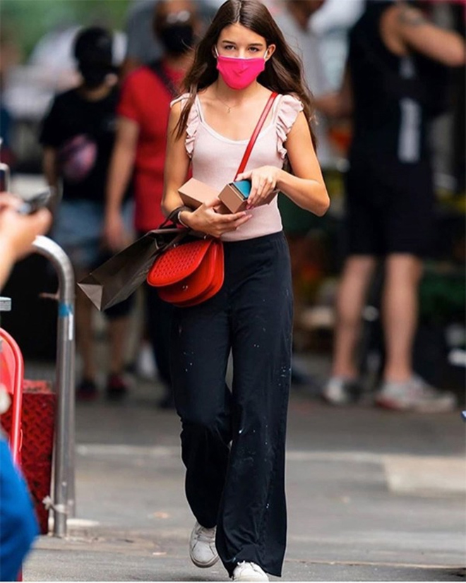 14 tuổi, con gái Tom Cruise hứa hẹn có nhan sắc khuynh thành - 3