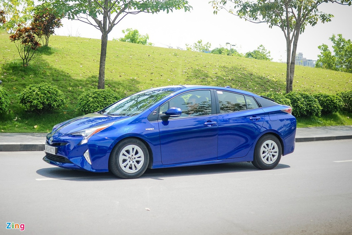 Toyota có mạo hiểm với Corolla Cross Hybrid tại Việt Nam? - 2