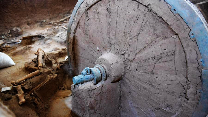 Cận cảnh cỗ xe hoàng gia khảm ngọc thời Tây Chu gần 3.000 tuổi - 4