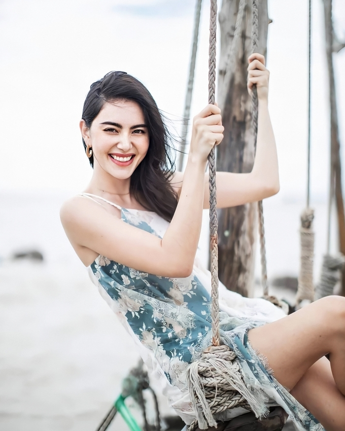 Ảnh: Nhan sắc đời thường xinh đẹp của sao 'Tình người duyên ma' - 4