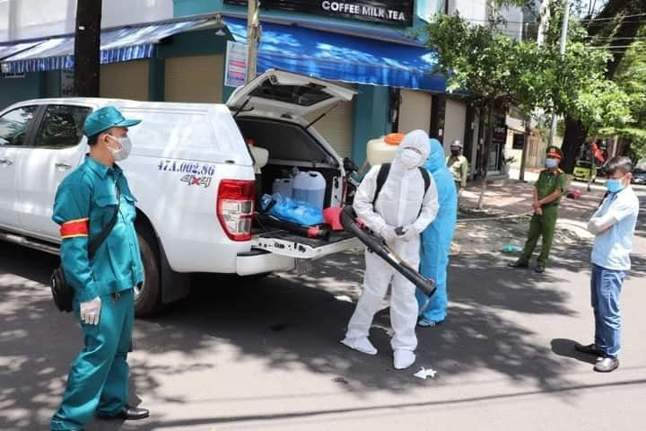 Thêm 2 trường hợp dương tính SARS-CoV-2, Đắk Lắk phong toả nhiều tuyến phố - 6