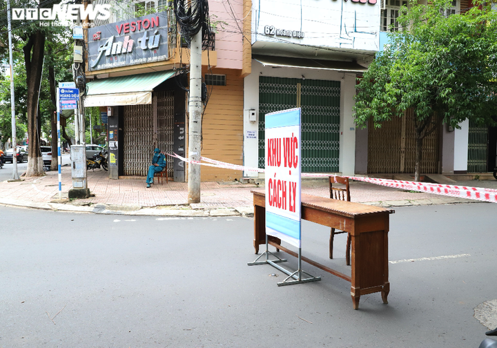 Thêm 2 trường hợp dương tính SARS-CoV-2, Đắk Lắk phong toả nhiều tuyến phố - 1