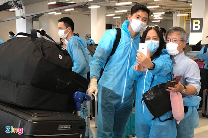 Văn Hậu về Việt Nam, cách ly 14 ngày ở Quảng Ninh - 1