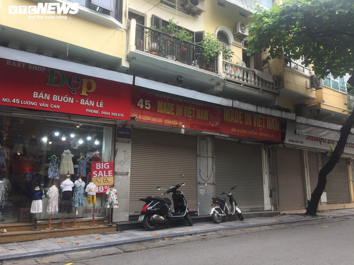 Phố cổ Hà Nội kinh doanh ế ẩm giữa mùa dịch COVID-19 - 4