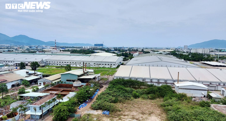 4 công nhân mắc COVID-19, các khu công nghiệp ở Đà Nẵng hoạt động ra sao? - 2