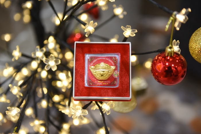 Giá vàng hôm nay 3/8: Chinh phục đỉnh cao mới, tiến sát ngưỡng 2.000 USD/ounce - 1