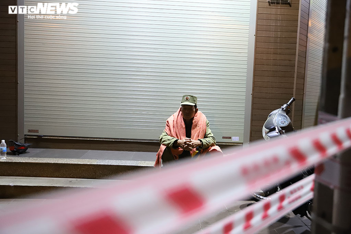 Ảnh: Trắng đêm tại các chốt phòng dịch COVID-19 ở Đắk Lắk - 8