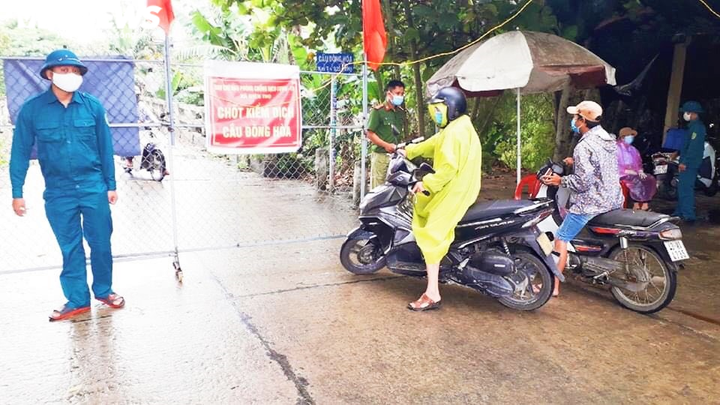 Thông báo khẩn tìm người tiếp xúc với quản đốc phân xưởng mắc COVID-19 - 1