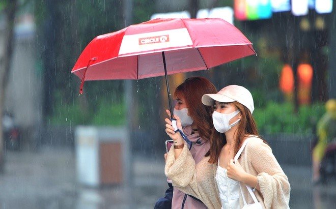 Bắc Bộ tiếp tục mưa dông, đề phòng lốc sét và gió giật mạnh - 1