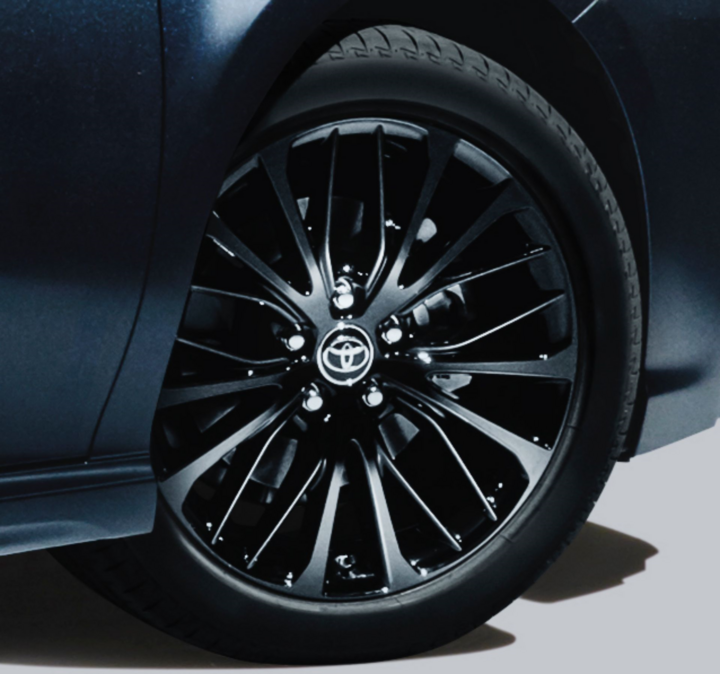 Toyota Camry ra mắt phiên bản kỷ niệm 40 năm - 2