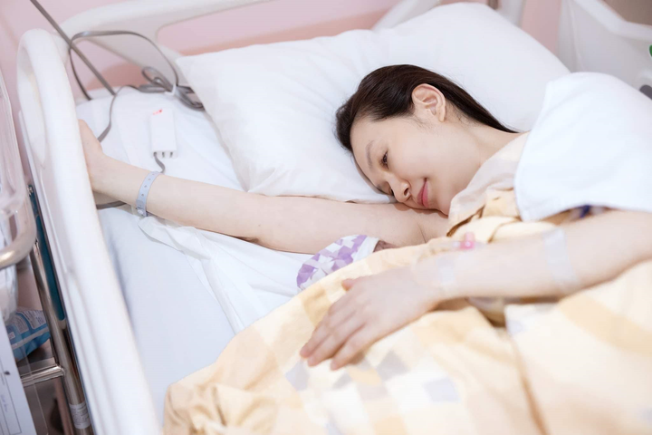 Hương Baby bất chấp nguy hiểm tính mạng khi sinh thêm con cho Tuấn Hưng - 3