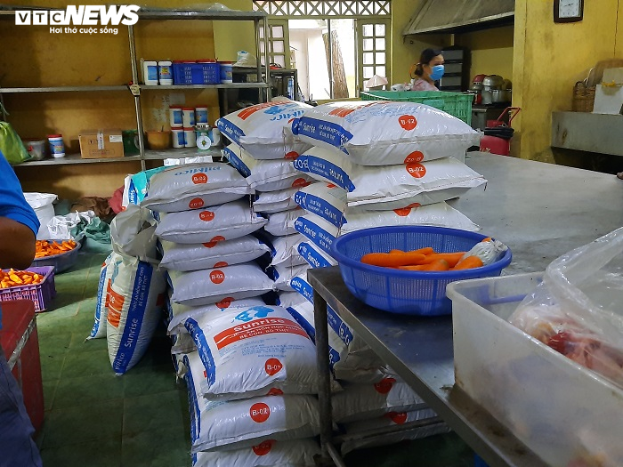 Giữa đại dịch COVID-19, thú ở Thảo Cầm Viên ăn uống thế nào? - 10