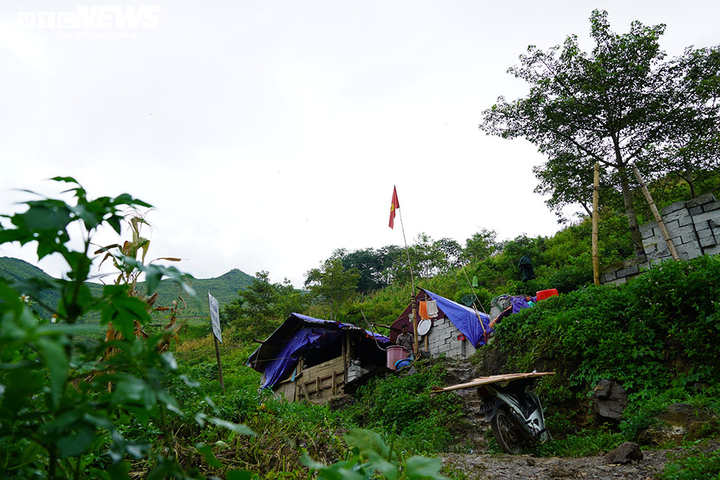 Bữa cơm chiều lạnh ngắt lúc nửa đêm của chiến sĩ cắm chốt ngăn nhập cảnh lậu - 4
