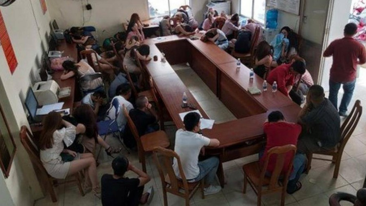 Việt kiều làm chủ quán bar thu 1 tỷ đồng từ chứa khách sử dụng ma tuý - 1