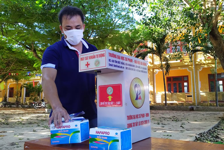 Trực thăng, tàu cao tốc chở đề thi tốt nghiệp THPT 2020 ra các đảo - 1