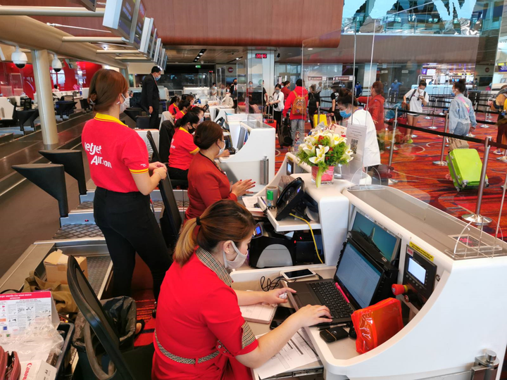 Tiếp tục sứ mệnh, Vietjet thực hiện trung bình 1 chuyến bay cứu trợ/ngày - 5