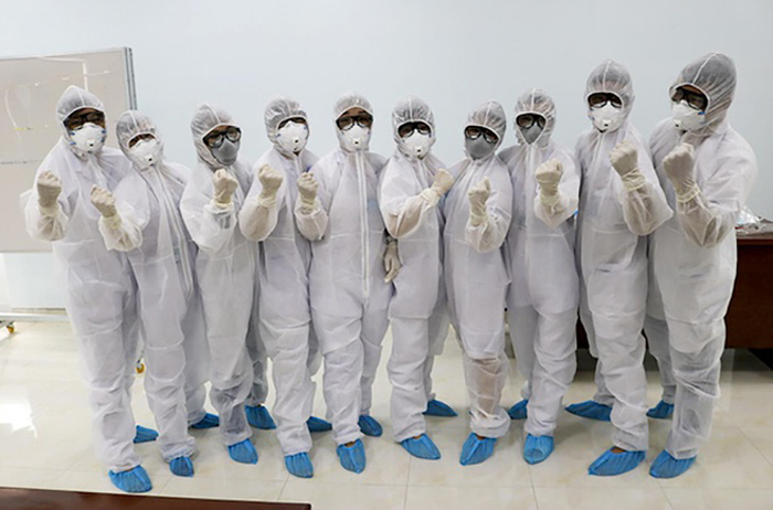 Bác sĩ tình nguyện hỗ trợ Đà Nẵng: 'Tôi khóc khi nhìn đồng nghiệp kiệt sức' - 1