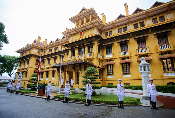 Lễ thượng cờ kỷ niệm 53 năm Ngày thành lập ASEAN - 1