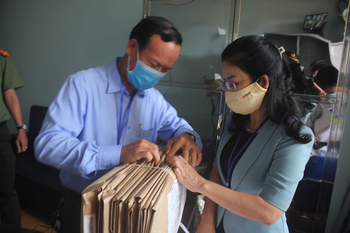 Kiểm tra y tế nghiêm ngặt gần 900.000 thí sinh vào làm thủ tục thi THPT - 21