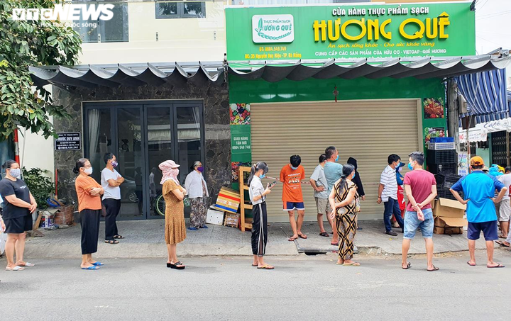 Bộ Y tế dự báo đỉnh dịch COVID-19, Đà Nẵng khẩn trương lấy mẫu xét nghiệm gộp - 1