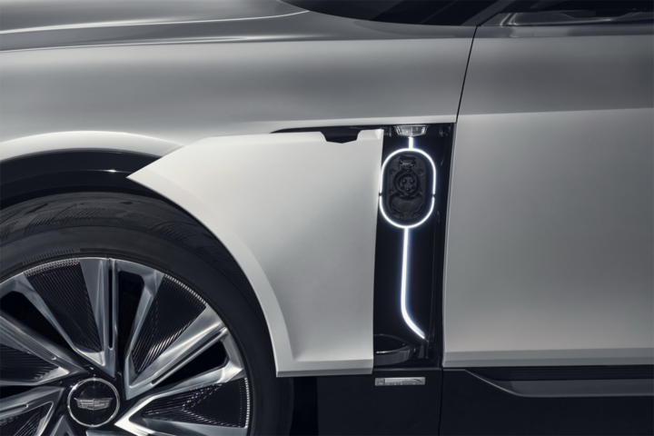 Cadillac Lyriq - crossover hạng sang chạy điện - 6