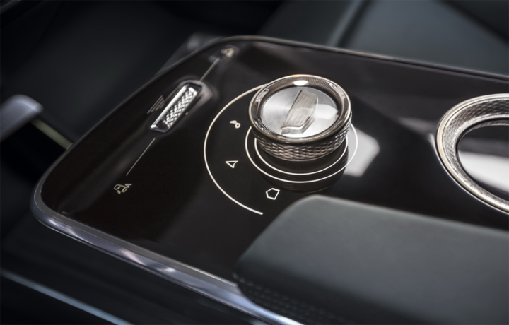 Cadillac Lyriq - crossover hạng sang chạy điện - 7