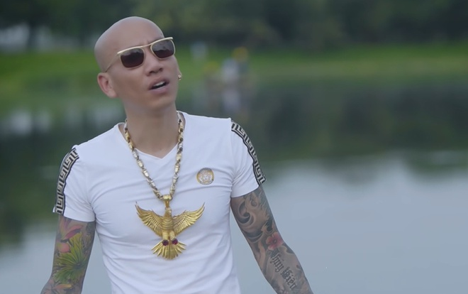 'Giang hồ mạng' Phú Lê thường xuyên rao giảng đạo lý trên YouTube - 2