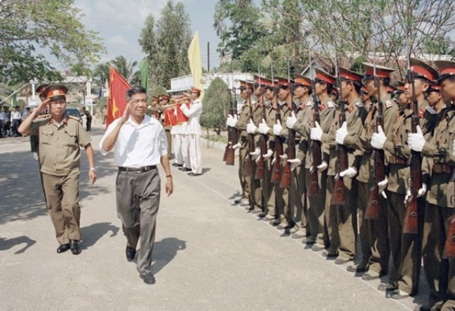 Nguyên Tổng Bí thư Lê Khả Phiêu: Trái tim còn đập thì còn cống hiến cho non sông - 2