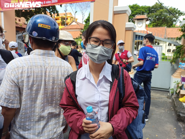 Thí sinh TP.HCM nói gì về đề thi môn Văn sáng nay? - 1