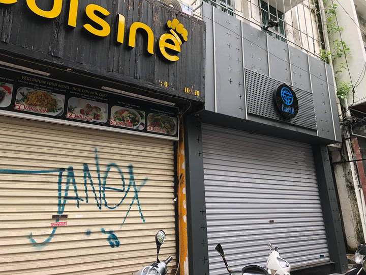 Nhà hàng, khách sạn phố cổ Hà Nội tiếp tục đóng cửa do COVID-19 - 4