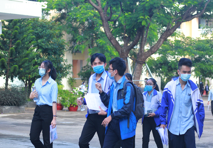 Thí sinh Tây Nguyên đánh giá thế nào về đề Toán THPT 2020? - 2