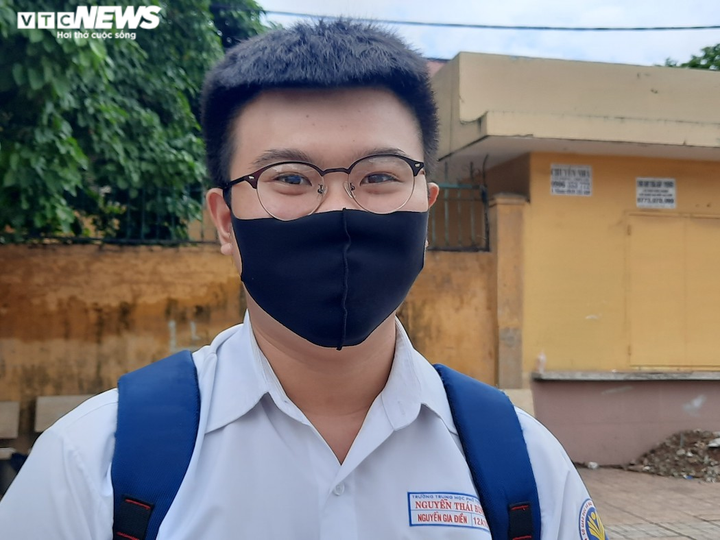 Thí sinh TP.HCM nói gì về đề thi môn Văn sáng nay? - 7