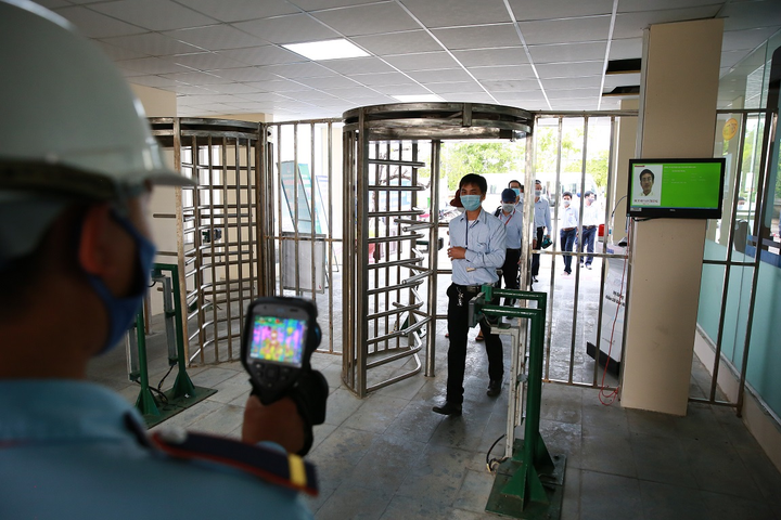 Doanh nghiệp Dầu khí nâng cấp các giải pháp ứng phó dịch bệnh COVID-19 - 1