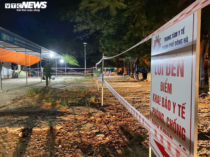 Ảnh: TP Đông Hà ra sao trong ngày đầu thực hiện giãn cách xã hội? - 7