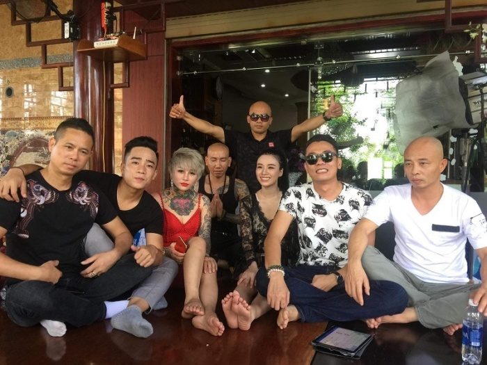 Trước khi bị khởi tố, Phú Lê thân thiết với 'hotgirl xăm trổ' Đào Chile thế nào? - 2