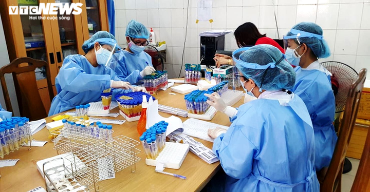 Chủ tịch Đà Nẵng nói về ‘chiến lược’ phòng chống COVID-19 - 2