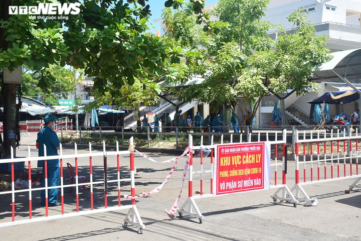 Số ca mắc COVID-19 tăng từng ngày, Quảng Nam dựng thêm bệnh viện dã chiến - 1