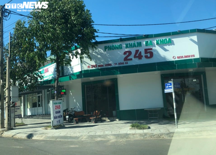 Đường phố TP Đông Hà vắng vẻ, hàng quán đóng cửa trước giờ giãn cách xã hội - 11