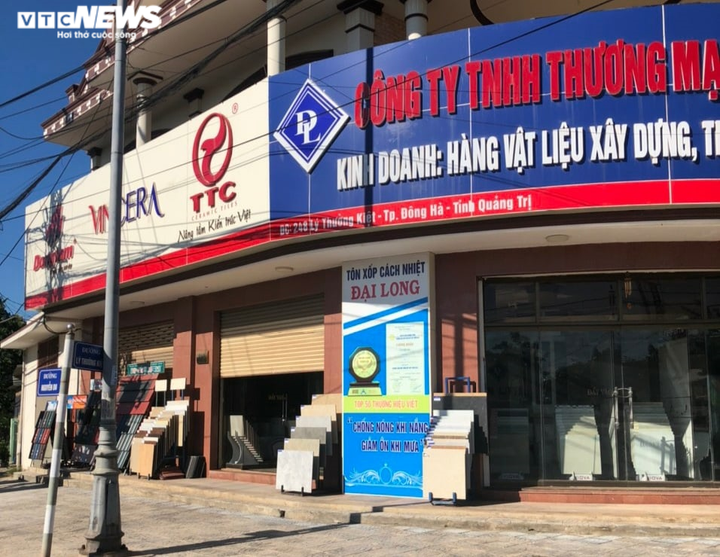 Đường phố TP Đông Hà vắng vẻ, hàng quán đóng cửa trước giờ giãn cách xã hội - 4