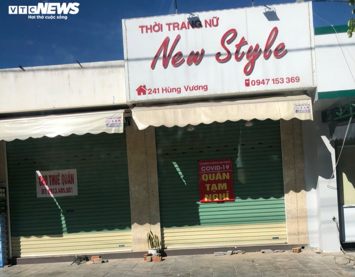 Đường phố TP Đông Hà vắng vẻ, hàng quán đóng cửa trước giờ giãn cách xã hội - 5