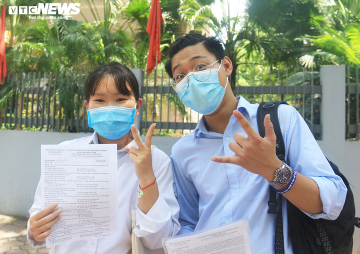 Đề thi Khoa học xã hội 'dễ thở', thí sinh tự tin đạt điểm 8-9 mỗi môn - 1