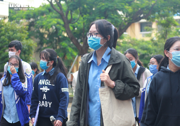 Nhiều thí sinh Gia Lai gặp sự cố, có em phải bỏ dở kỳ thi tốt nghiệp THPT - 1