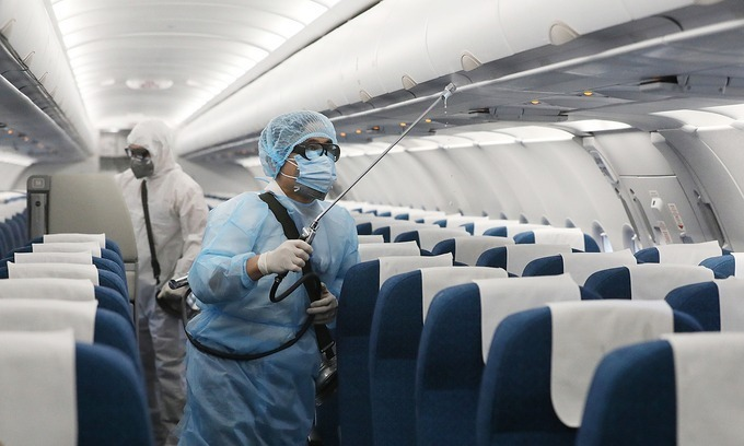 Ba chuyến bay đưa hơn 700 khách du lịch mắc kẹt ở Đà Nẵng về Hà Nội, TP.HCM - 1