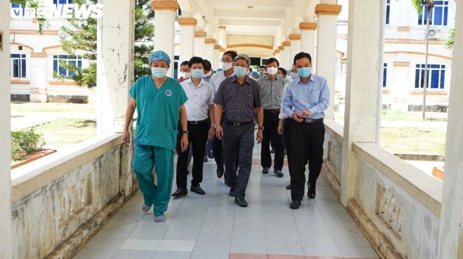 Quảng Ngãi đưa vào vận hành bệnh viện dã chiến đầu tiên chuyên điều trị COVID-19 - 2